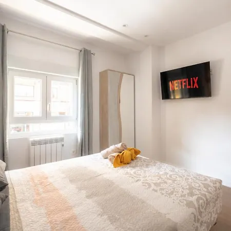 Nuevo Parking, Maquina Arcade, Netflix Y Wifi *